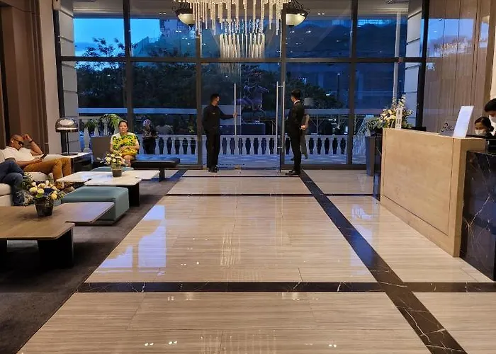 Uptown Parksuites Tower 1 At Bgc - Staycations Up Above 12